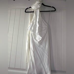 Zara White dress with a rose detailing